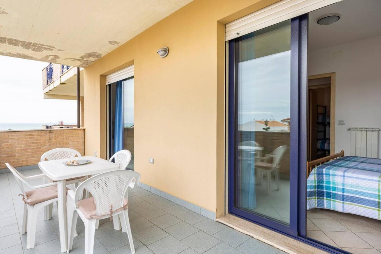 Alloggio Vista Mare - Parcheggio Gratis Pineto Dış mekan fotoğraf
